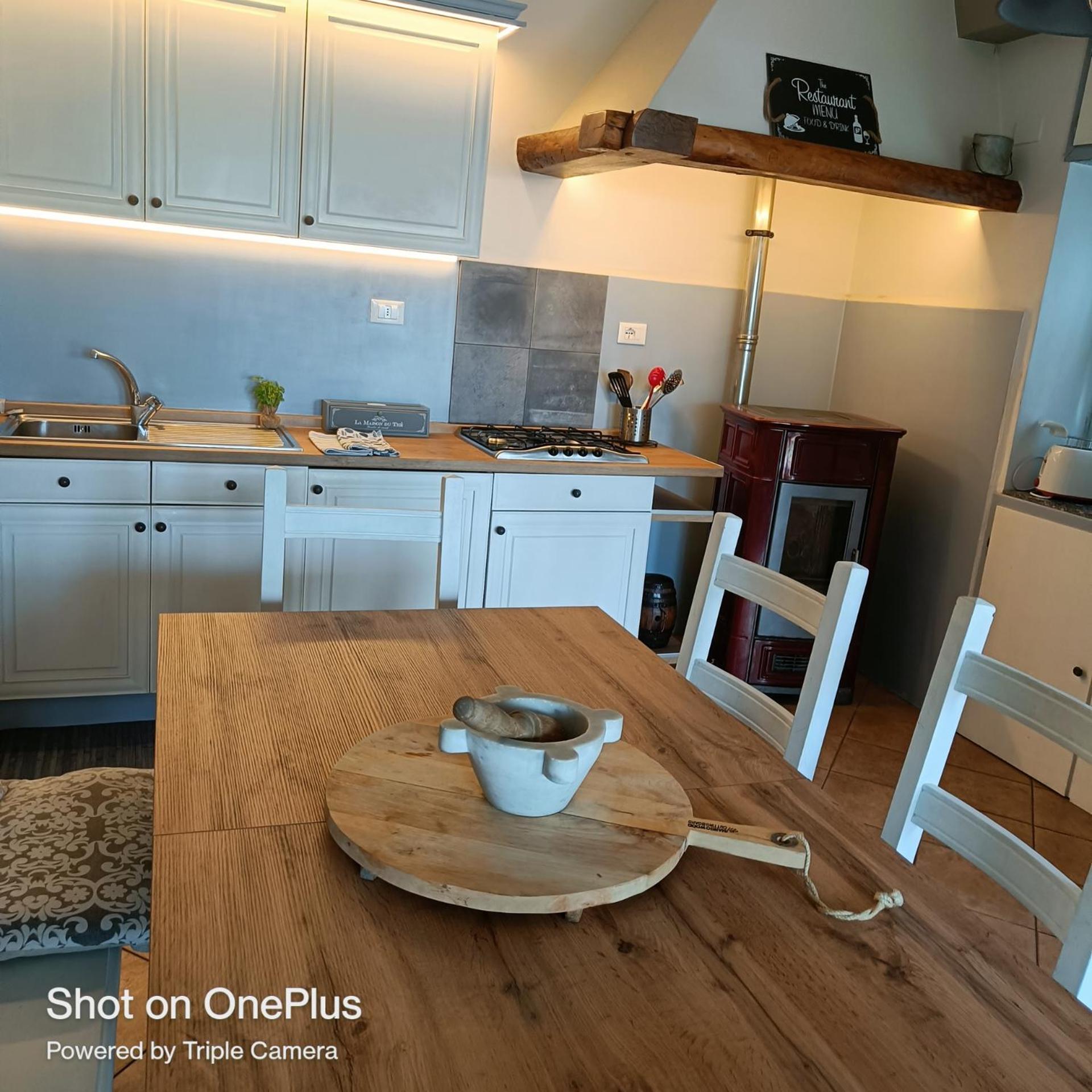 Chez Luis Daire Imperia Oda fotoğraf