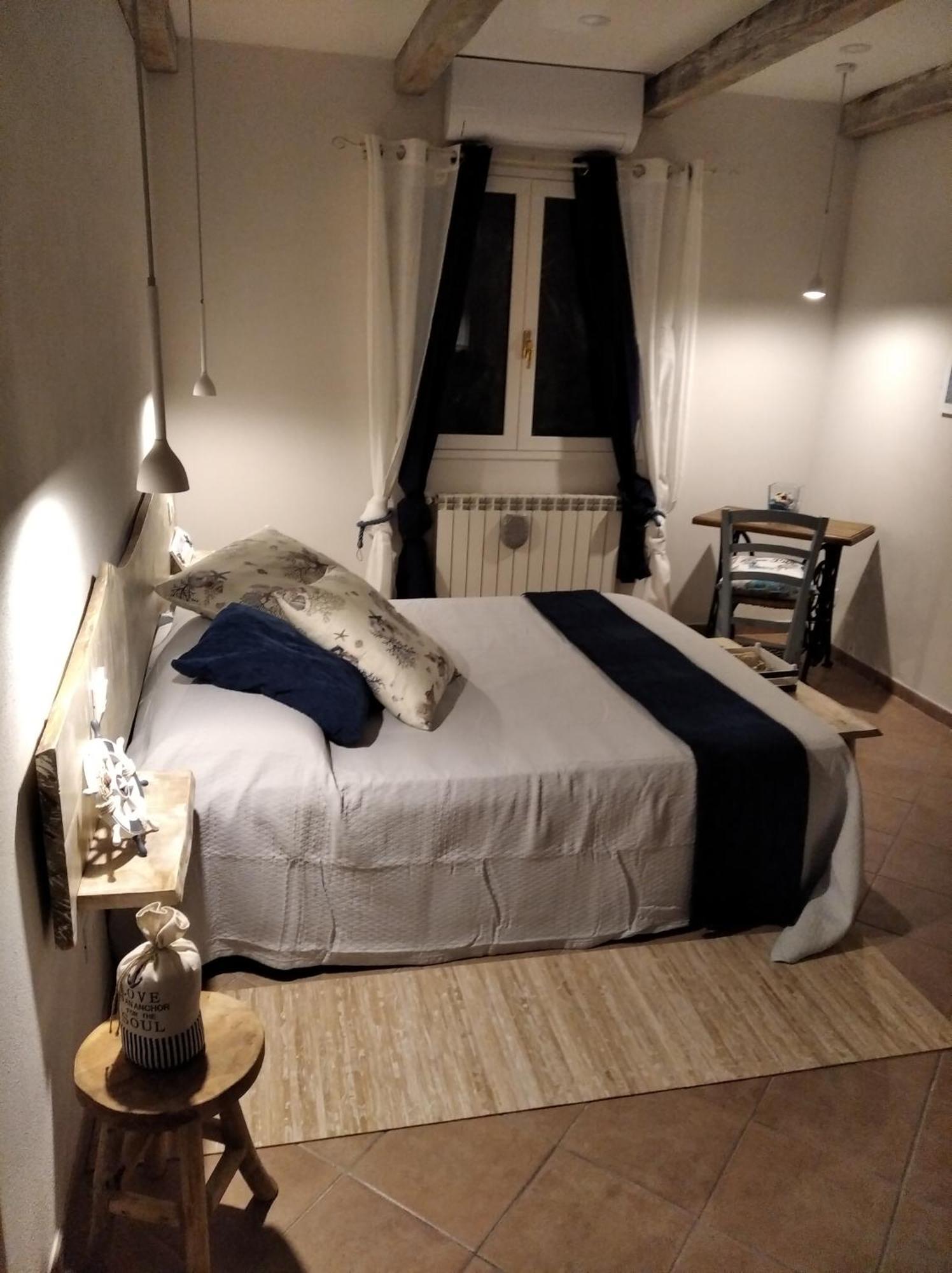 Chez Luis Daire Imperia Oda fotoğraf